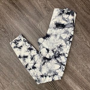 Lululemon Wunder Under Tie Dye 7/8 length size 4